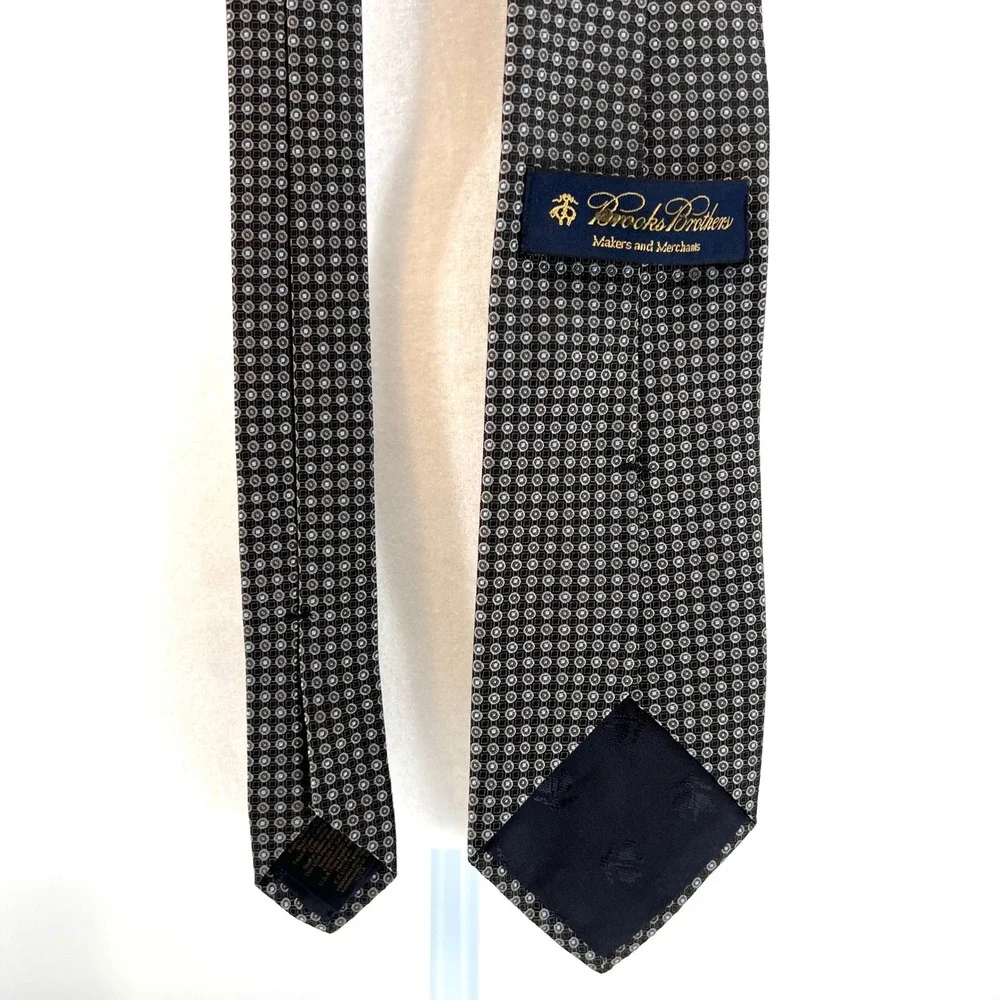 Brooks Brothers Silk Geometric Pattern Tie Mens Dark Brown Blue White classy $$$